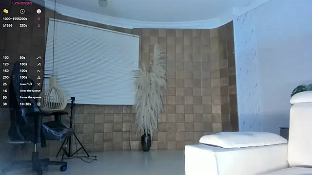 Lissalittlee online show from February 8, 9:07 pm