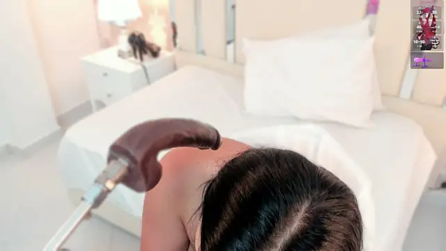 Miliaangeles online show from January 13, 8:51 am