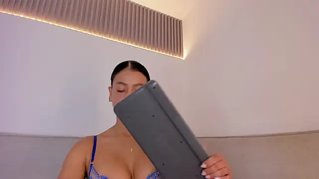 jasminehill  online show from June 3, 2:33 pm
