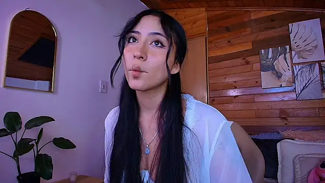 amber curly online show from April 13, 7:25 pm