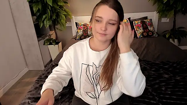 MagicPeachh  online show from October 9, 1:15 pm