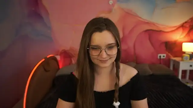 MagicPeachh  online show from October 16, 1:14 pm