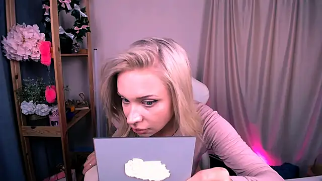 PDiddy  online show from September 29, 4:39 am