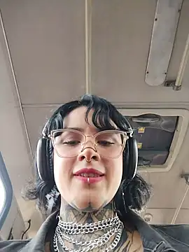 taaylor33 online show from February 27, 9:03 pm