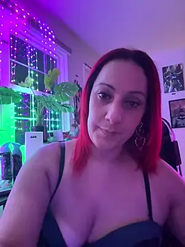 Snapshot of DeeLight124 chatting on October 1, 4:17 am DeeLight124 online show from October 1, 4:17 am