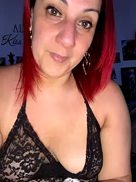 Snapshot of DeeLight124 chatting on October 4, 5:24 am DeeLight124 online show from October 4, 5:24 am