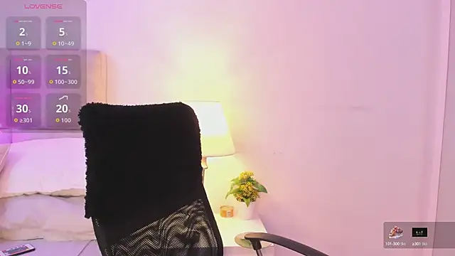 Snapshot of MissSussy chatting on October 15, 11:46 am MissSussy online show from October 15, 11:46 am