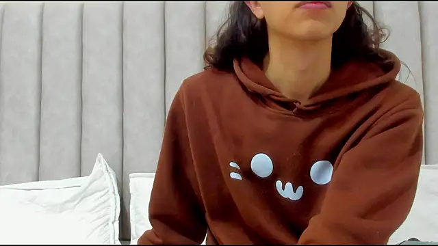 FreyaMoller online show from December 20, 2:32 pm