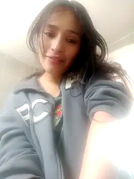 Hanha00 online show from December 18, 6:45 pm