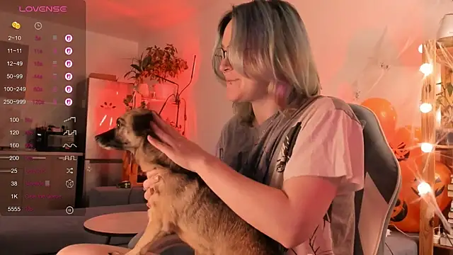 alisahug online show from October 23, 11:49 am