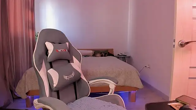 alisahug online show from April 29, 11:13 am