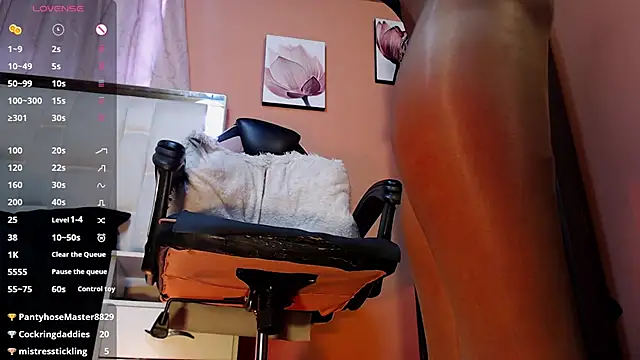 LiaTaylorr online show from April 15, 7:58 pm