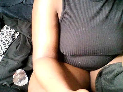 Snapshot of smileyboobs1 chatting on November 1, 4:11 pm smileyboobs1 online show from November 1, 4:11 pm