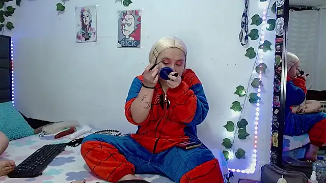 the lesbian game online show from October 22, 3:33 am