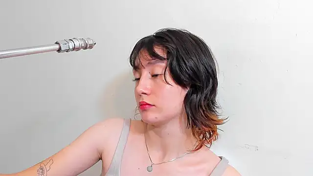 lizzy davis 1 online show from February 18, 4:00 am