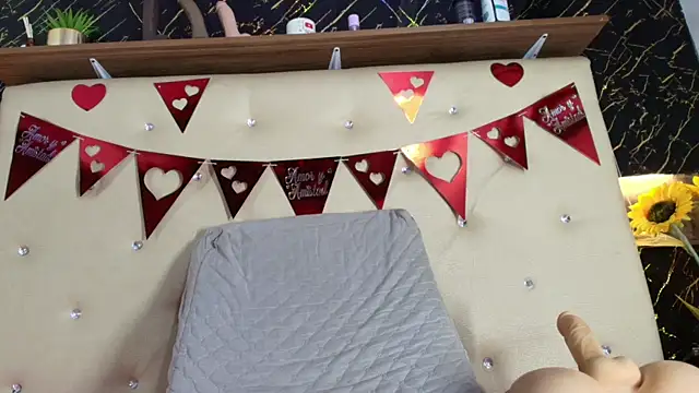 Alexa Smith   online show from September 18, 7:29 am