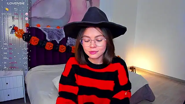 Kelly Cuutie online show from October 28, 2:50 am