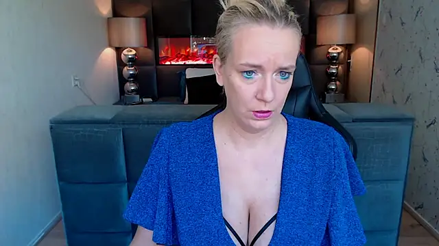 Snapshot of Wendysexyx chatting on September 14, 8:45 am Wendysexyx online show from September 14, 8:45 am