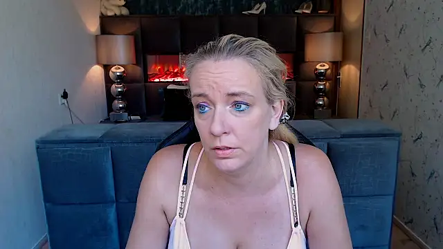 Snapshot of Wendysexyx chatting on September 23, 7:50 am Wendysexyx online show from September 23, 7:50 am
