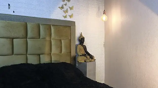 ximenawilliamss online show from April 4, 7:45 pm