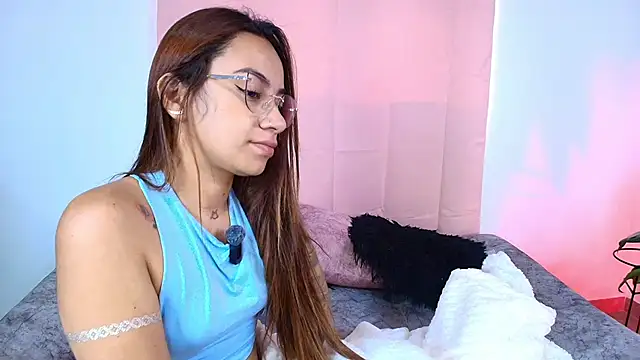 Jules n Gia online show from October 24, 9:33 pm