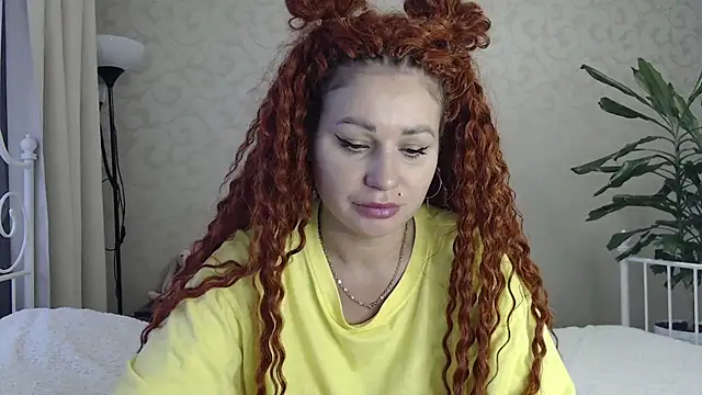 Snapshot of ShyEvaa chatting on October 8, 11:25 am ShyEvaa online show from October 8, 11:25 am