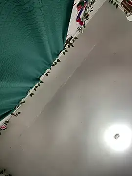 indiegirl666 online show from April 10, 4:29 am