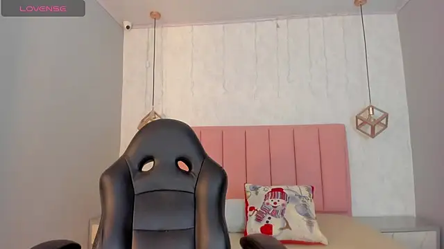 SUNNYCYRUS online show from December 20, 12:42 pm