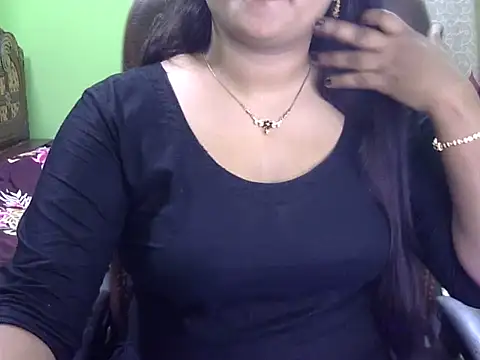 Snapshot of BengaliQueenStar chatting on October 5, 6:35 pm BengaliQueenStar online show from October 5, 6:35 pm