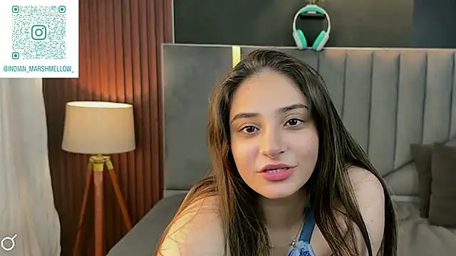 Snapshot of demieliss chatting on October 19, 6:21 pm demieliss online show from October 19, 6:21 pm