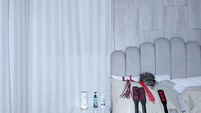 mileyerikson online show from September 26, 1:36 am