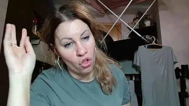 TherestlessKitty online show from April 9, 10:15 pm