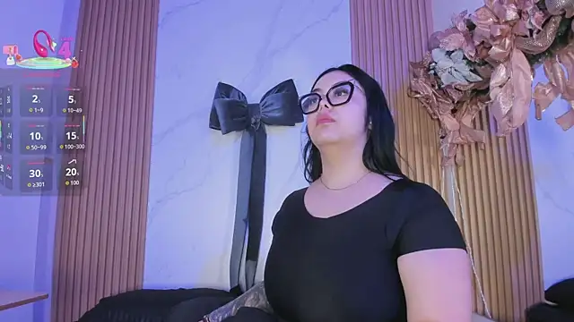 juicy led  online show from December 18, 11:15 am