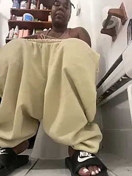 Goddess Nafeesha online show from February 1, 1:26 am