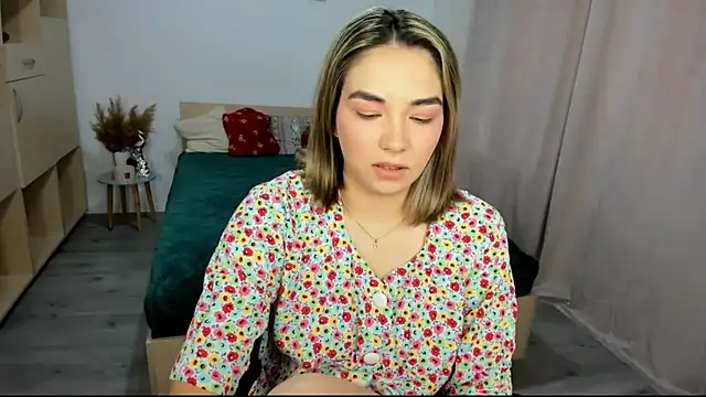 Alexa Dolly12 online show from January 6, 7:45 am