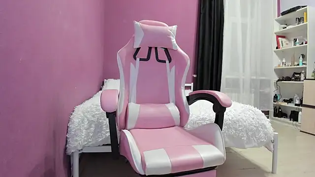Snapshot of Lika8234 chatting on October 5, 10:26 pm Lika8234 online show from October 5, 10:26 pm