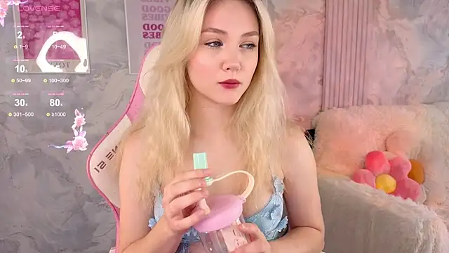 Snapshot of angel_with_flowers chatting on September 10, 3:28 am angel with flowers online show from September 10, 3:28 am