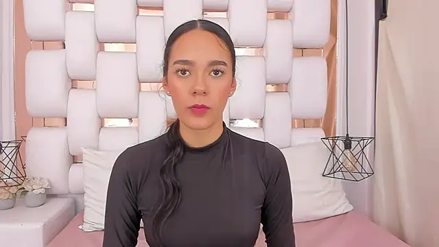 EmmyCruzZ online show from January 5, 7:17 pm