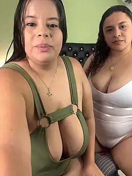 twocurvylatins online show from November 8, 11:54 pm