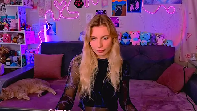 Snapshot of Maria_Hunt chatting on September 18, 5:28 am Maria Hunt online show from September 18, 5:28 am
