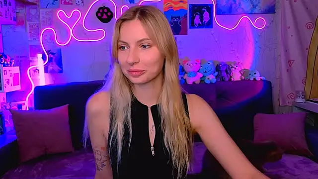 Snapshot of Maria_Hunt chatting on September 23, 6:22 am Maria Hunt online show from September 23, 6:22 am