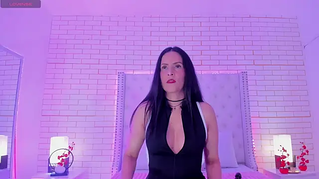 Coco Balenciaga  online show from April 4, 11:42 am