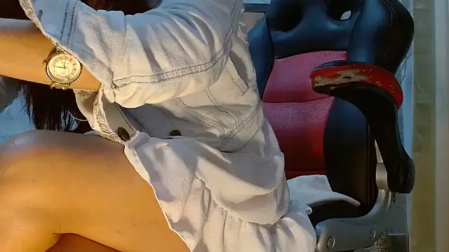 Samantabrown  online show from October 28, 11:16 am