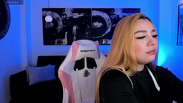 SamanthaKlein  online show from November 25, 2:36 am