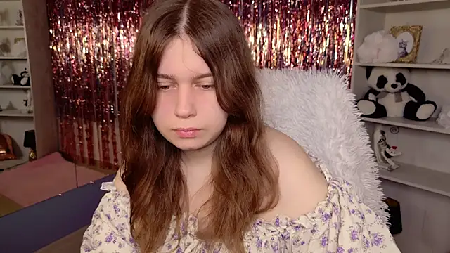 FioraMarmoris online show from April 19, 5:18 am