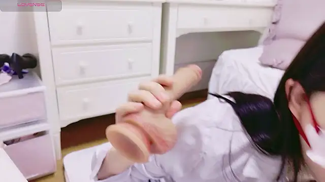 maii- online show from April 20, 7:50 pm