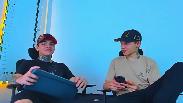 HOT boy2025 online show from December 17, 4:55 pm