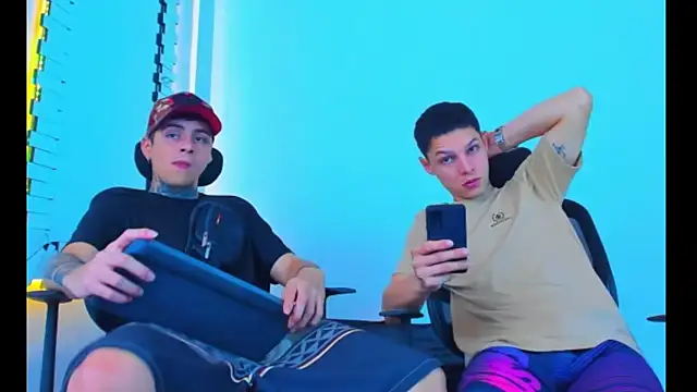 HOT boy2025 online show from November 25, 3:20 am