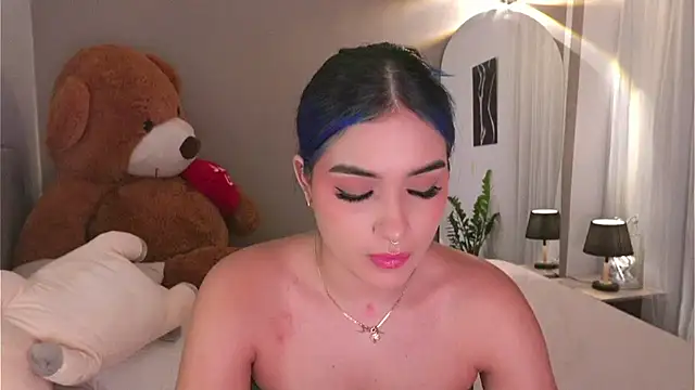 Snapshot of AnnyHizzle chatting on October 14, 11:29 pm AnnyHizzle online show from October 14, 11:29 pm