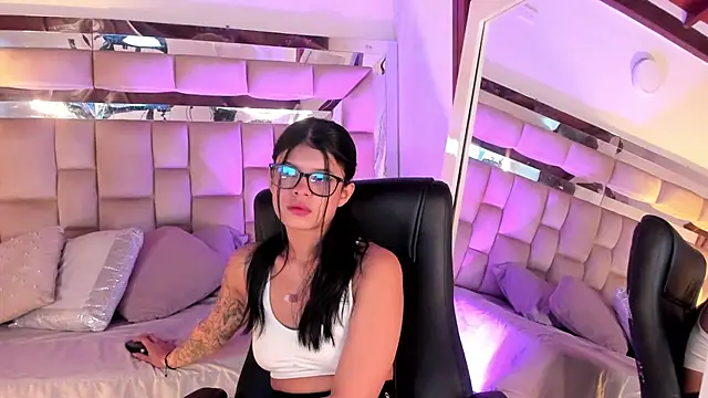 Dapnne  online show from September 11, 12:49 pm